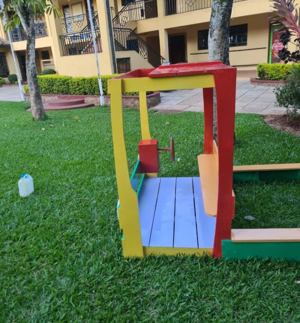 21 Colorful Wooden Vehicle Structure